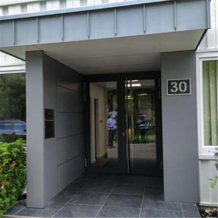 Metzler Hausnummernschild aus Edelstahl Anthrazitgrau RAL 7016