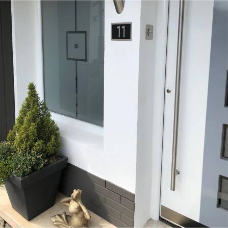 Metzler Hausnummernschild aus Edelstahl Anthrazitgrau RAL 7016