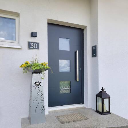 Metzler Hausnummernschild aus Edelstahl Anthrazitgrau RAL 7016