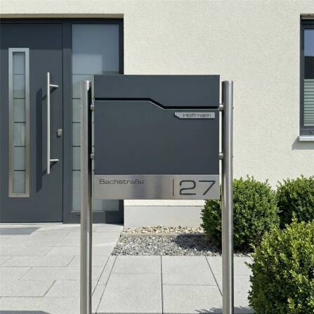 Metzler Standbriefkasten | inkl. Namensschild aus Edelstahl | Thobe