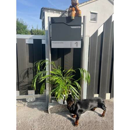 Metzler Standbriefkasten | inkl. Namensschild aus Edelstahl | Thobe