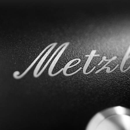 Metzler Funkklingel Mehrfamilienhaus | 3 Klingeltaster | personalisiert mit Gravur | RAL 9007 Graualuminium | Alan M3