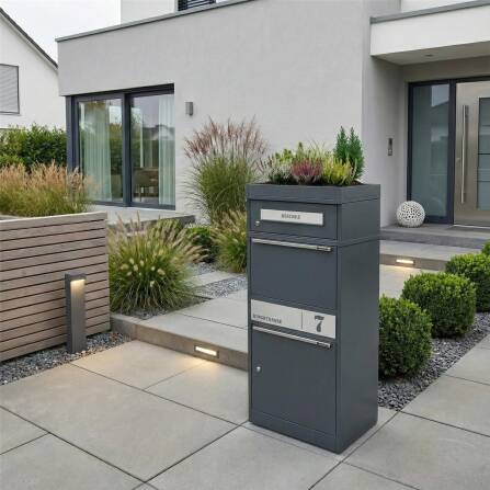 Metzler Paketbox mit Pflanzdach | RAL 7016 Anthrazit | personalisiert mit Gravur | Edelstahl-Namensschild | mit Briefeinwurf | Bispo 2