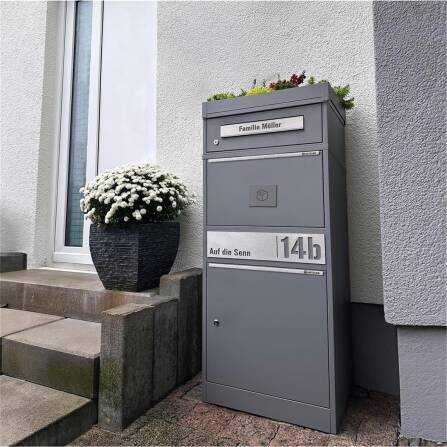Metzler Paketbox mit Pflanzdach | Grau | personalisiert mit Gravur | Edelstahl-Namensschild | mit Briefeinwurf | Bispo 2