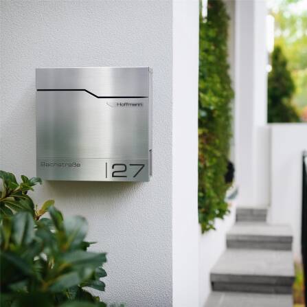Metzler Briefkasten mit Edelstahlfront | personalisiert mit Gravur | Edelstahl-Namensschild | mit Zeitungsfach | Thobe