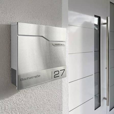 Metzler Briefkasten mit Edelstahlfront | personalisiert mit Gravur | Edelstahl-Namensschild | mit Zeitungsfach | Thobe