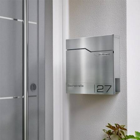 Metzler Briefkasten mit Edelstahlfront | personalisiert mit Gravur | Edelstahl-Namensschild | mit Zeitungsfach | Thobe
