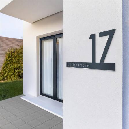 Metzler Schriftzug in Anthrazit | personalisiert mit Straße und Hausnummer  | 38 cm | Ella