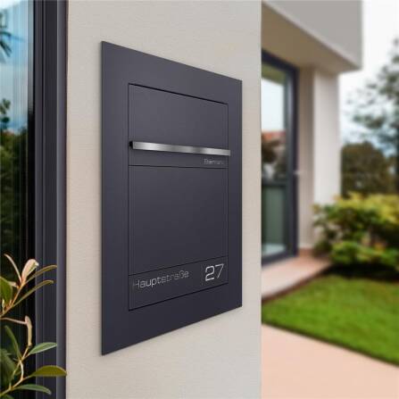 Metzler Briefkasten Unterputz | personalisiert mit Gravur | Eisenglimmer | Edelstahl-Namensschild | Hugo 2