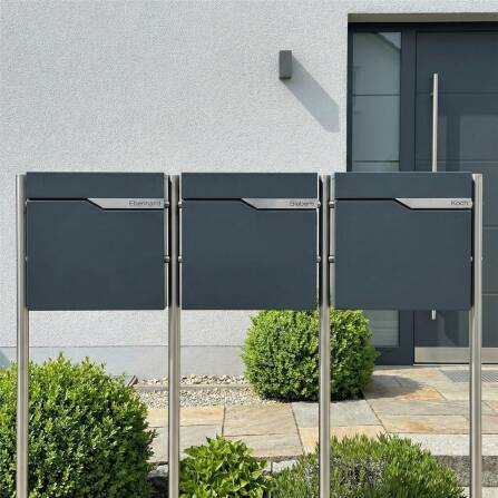 Metzler Standbriefkasten Mehrfamilienhaus | 3er | personalisiert mit Gravur