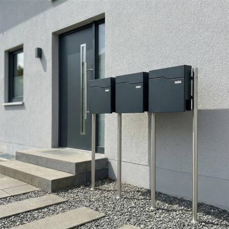 Metzler Standbriefkasten Mehrfamilienhaus | 3er | mit austauschbarem Namensschild