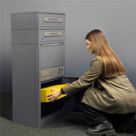 Metzler Paketbox mit 2 Briefkästen | personalisiert mit Gravur | Edelstahl-Namensschild | mit Briefeinwurf | Grau | Bispo 2