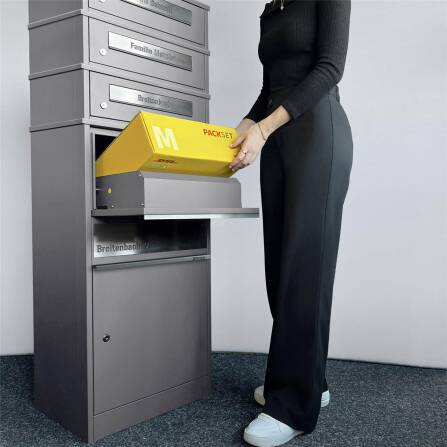 Metzler Paketbox mit 3 Briefkästen | personalisiert mit Gravur | Edelstahl-Namensschild | mit Briefeinwurf | Grau | Bispo 2