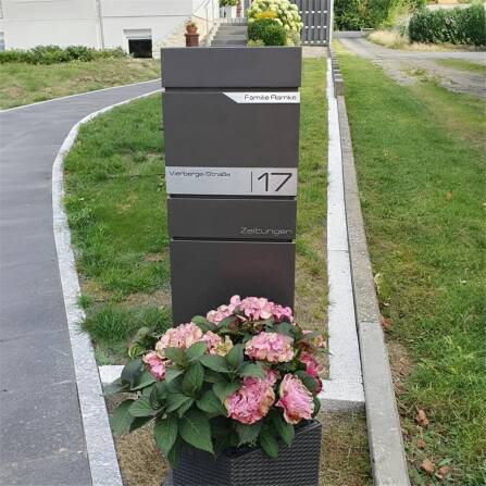 Metzler Standbriefkasten mit Zeitungsfach aus hochwertigem Stahl | Eisenglimmer | Alves