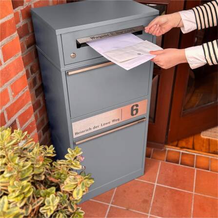 Metzler Paketbox mit Briefkasten | LED | Graualuminium | personalisiert mit Gravur | Bispo 2