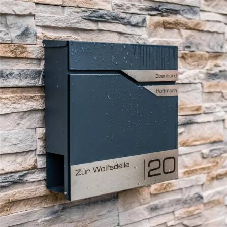 Metzler Briefkasten mit zwei Edelstahl-Namensschildern | personalisiert mit Gravur | Albrecht