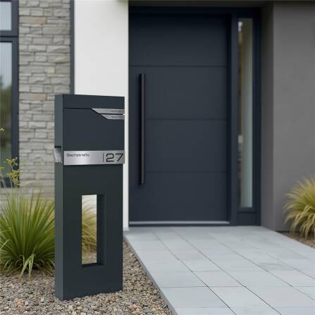 Metzler Briefkasten mit zwei Edelstahl-Namensschildern | personalisiert mit Gravur | Albrecht