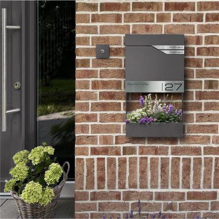 Metzler Briefkasten mit zwei Edelstahl-Namensschildern | Eisenglimmer | Albrecht