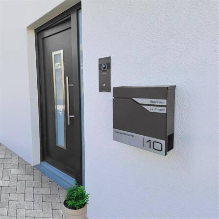 Metzler Briefkasten mit zwei Edelstahl-Namensschildern | Eisenglimmer | Albrecht