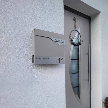 Metzler Briefkasten mit zwei Edelstahl-Namensschildern | Grau | Albrecht