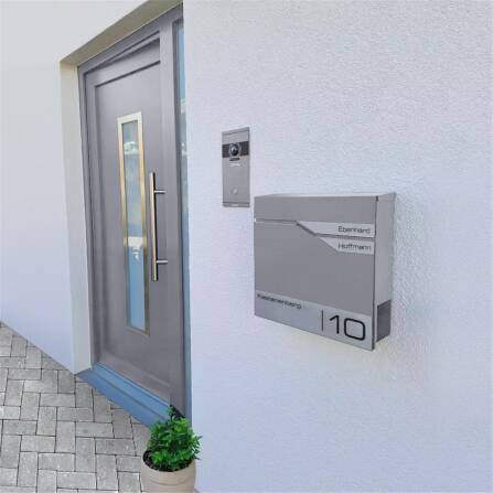 Metzler Briefkasten mit zwei Edelstahl-Namensschildern | Grau | Albrecht