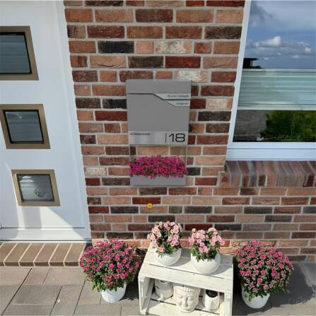 Metzler Briefkasten mit zwei Edelstahl-Namensschildern | Grau | Albrecht