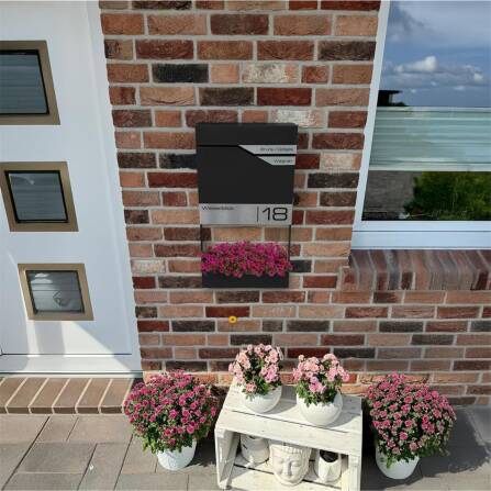 Metzler Briefkasten mit zwei Edelstahl-Namensschildern | Schwarz | Albrecht