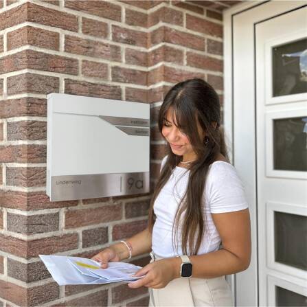 Metzler Briefkasten mit zwei Edelstahl-Namensschildern | Weiß | Albrecht