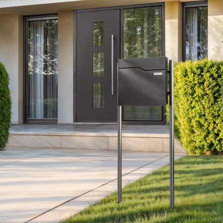 Metzler Standbriefkasten aus hochwertigem Stahl | Namensschild mit Papiereinleger | Eisenglimmer | Hoffmann