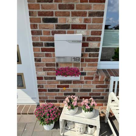 Metzler Briefkasten mit Blumenkasten | personalisiert mit Gravur | Weiß | Siebert Frame J