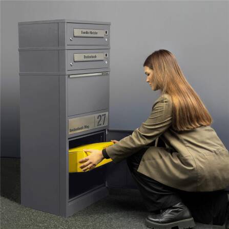 Metzler Boîte à colis averc sonnette sans fil & compartiments pour lettres | personnalisée avec gravure | Plaques de nom en acier inoxydable | Gris | Bispos sans fil
