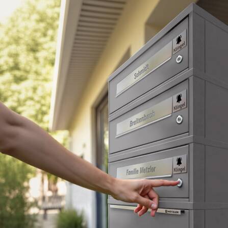 Metzler Funk-Paketbox mit Klingel & Briefkasten |  personalisiert mit Gravur | Edelstahl-Namensschilder | Grau | Bispo Funk