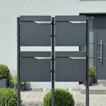 Metzler Standbriefkasten Mehrfamilienhaus in RAL 7016 Anthrazit | 4er | personalisiert mit Gravur