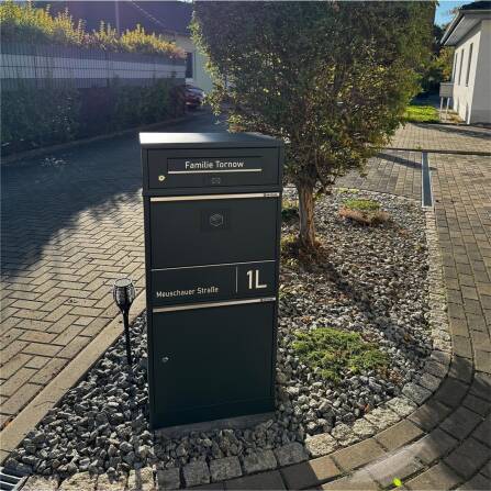 Metzler Paketbox mit Briefkasten | personalisiert mit Gravur | Edelstahl-Namensschild | mit Briefeinwurf | Taren