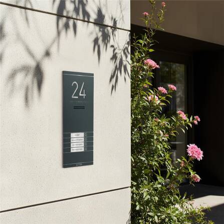 Metzler ADM10 Audio-Türsprechanlage | 4 Klingeltaster | Mit austauschbarem Namensschild | Kai