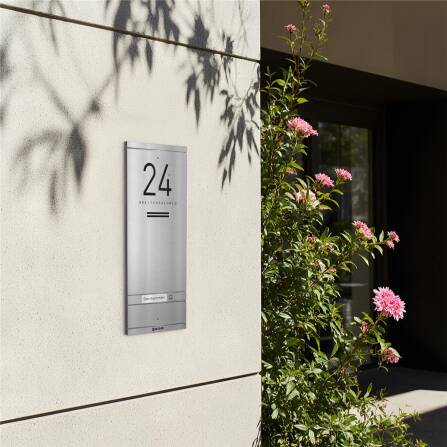 Metzler ADM10 Audio-Türsprechanlage | 1 Klingeltaster | Mit austauschbarem Namensschild | Edelstahl | Kai