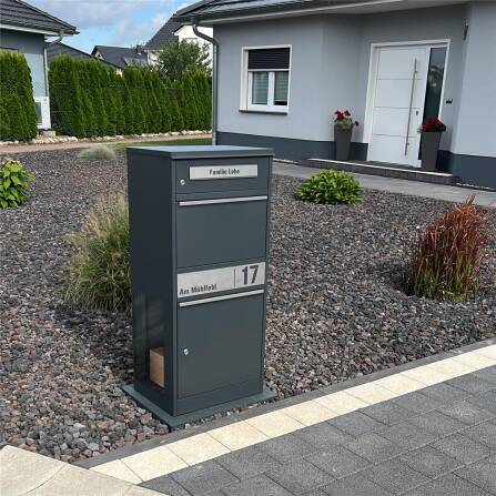 Paketbox mit Briefkasten | mit seitlichen Sichtfenstern | personalisiert mit Gravur | Edelstahl-Namensschild | Anthrazit | Bispo 2 SF