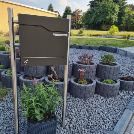 Metzler Briefkasten austauschbares Namensschild | Eisenglimmer | Hoffmann