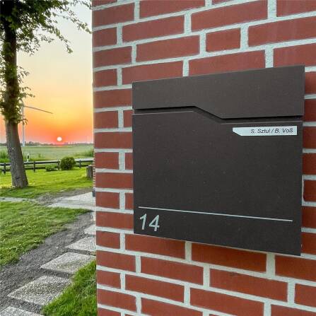 Metzler Briefkasten austauschbares Namensschild | Eisenglimmer | Hoffmann