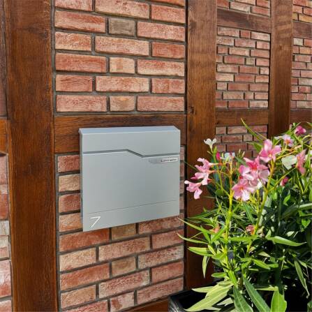 Metzler Briefkasten austauschbares Namensschild | Graualuminium | Hoffmann