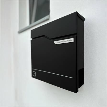 Metzler Briefkasten austauschbares Namensschild | Tiefschwarz | Hoffmann