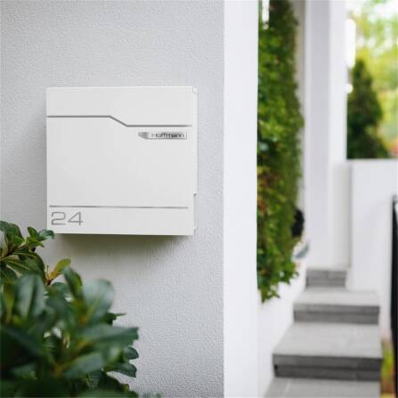 Metzler Briefkasten austauschbares Namensschild | Verkehrsweiß | Hoffmann