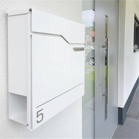 Metzler Briefkasten austauschbares Namensschild | Verkehrsweiß | Hoffmann