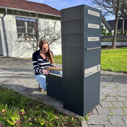 Metzler Paketbox mit Briefkasten | Entnahme auf der Rückseite | personalisiert mit Gravur | Anthrazit | Zivo 2