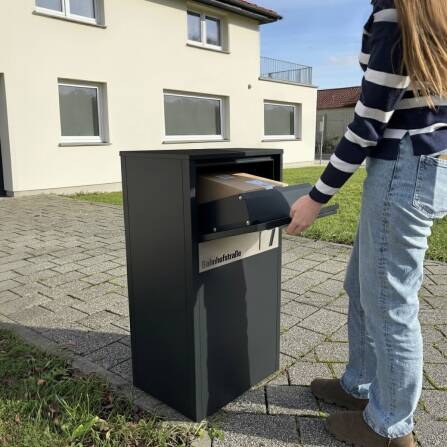 Metzler Paketbox | Entnahme auf der Rückseite | personalisiert mit Gravur | Anthrazit | Zivo 2