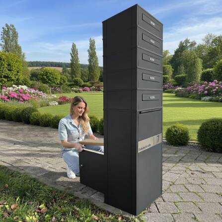 Metzler Paketbox mit 5 Briefkästen | Entnahme auf der Rückseite | personalisiert mit Gravur | austauschbares Namensschild | Anthrazit | Zivo 2