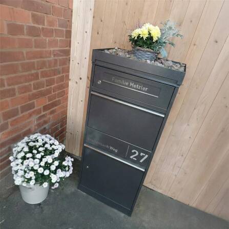 Metzler Paketbox mit Briefkasten | personalisiert mit Gravur | Edelstahl-Namensschild | mit Briefeinwurf | Eisenglimmer | Taren
