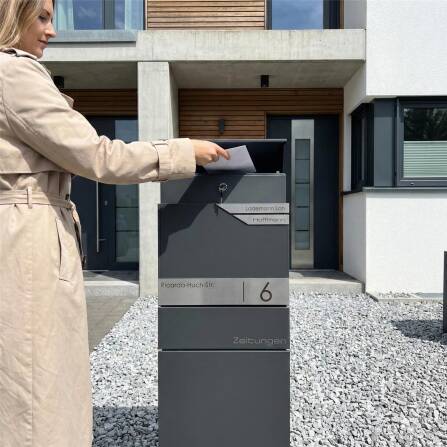 Metzler Cassetta Postale da Terra con Vano per Quotidiani in Acciaio di Alta Qualità | Alves RAL 7016 Grigio Antracite