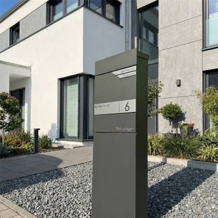 Metzler Standbriefkasten mit zwei Edelstahl-Namensschildern | verdecktes Zeitungsfach | Eisenglimmer | Alves 3