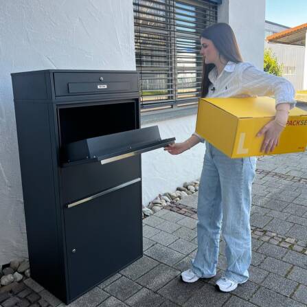 Metzler Paketbox XL mit Briefkasten | Mit austauschbarem Namensschild | Bispo Max RE